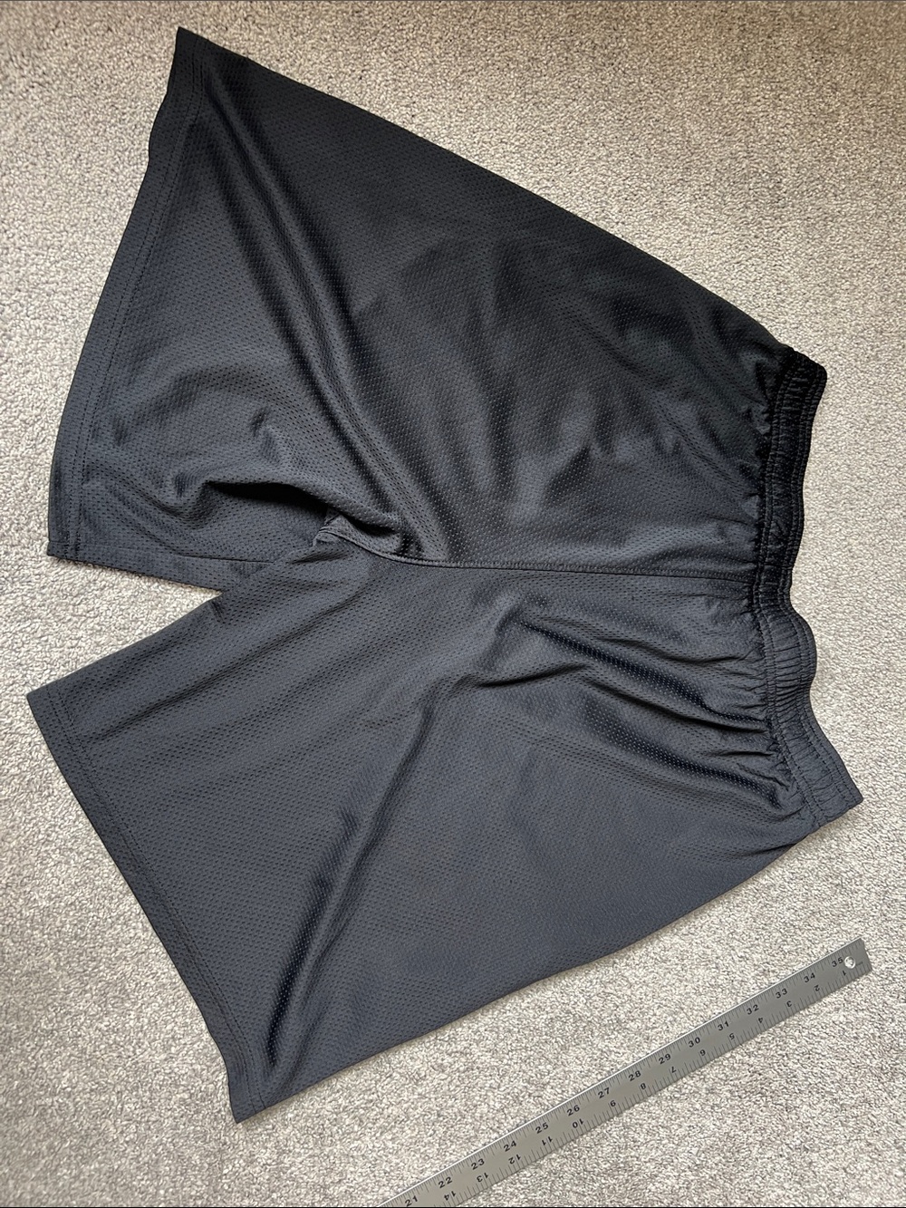 Under Armour loose fit large men’s 3 pair bundle. - Picture 6 of 8